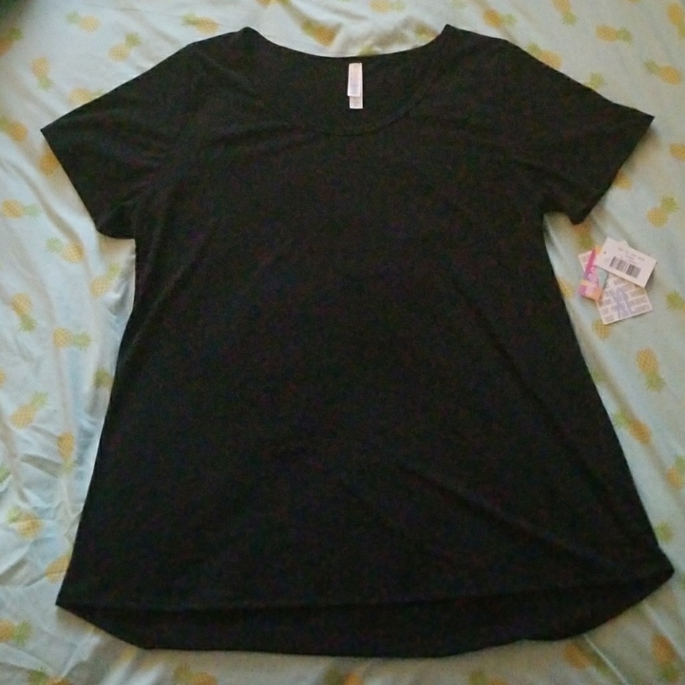 BNWT LLR NOIR CLASSIC TEE